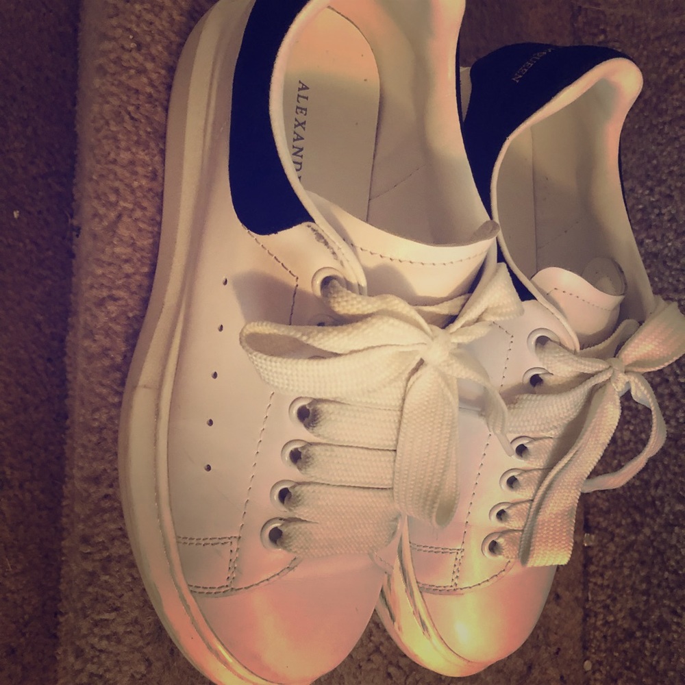 ‼️‼️‼️SALE‼️‼️‼️ AW Design White Sneakers!